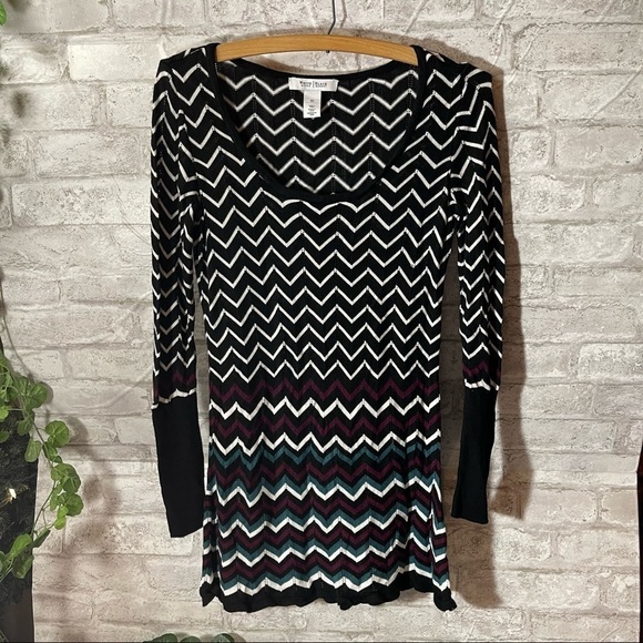 WHITE HOUSE BLACK MARKET Sweater Dress Women’s Sz XS Chevron Multi Color‎ Knit - Picture 1 of 6